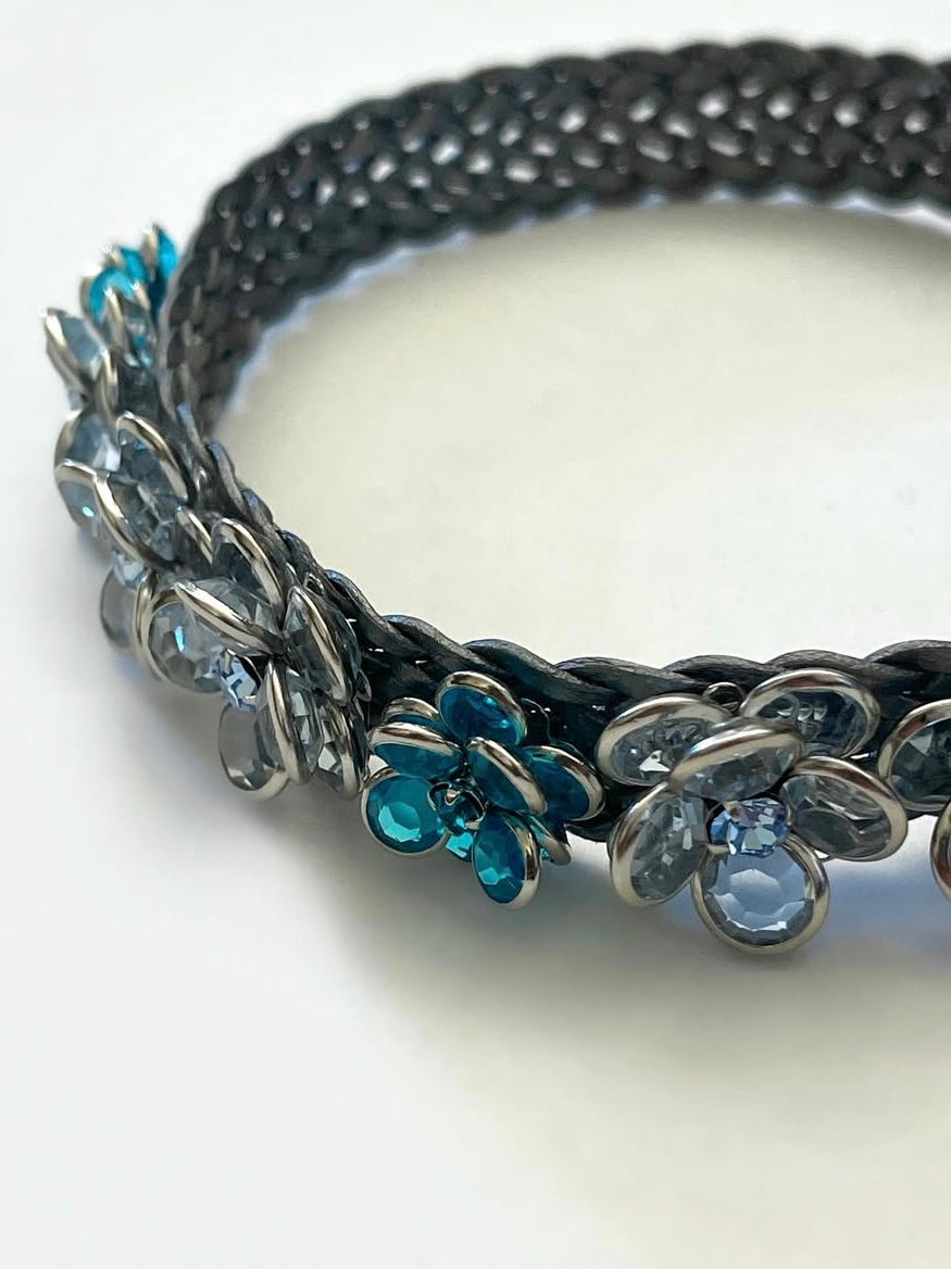 CRYSTAL FLOWER CHOKER NECKLACE - SILVER & BLUE